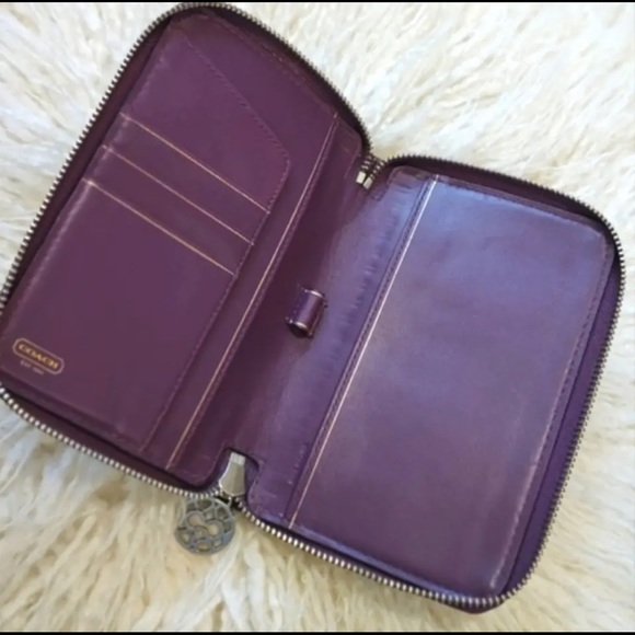 Coach embossed leather planner - Picture 12 of 12